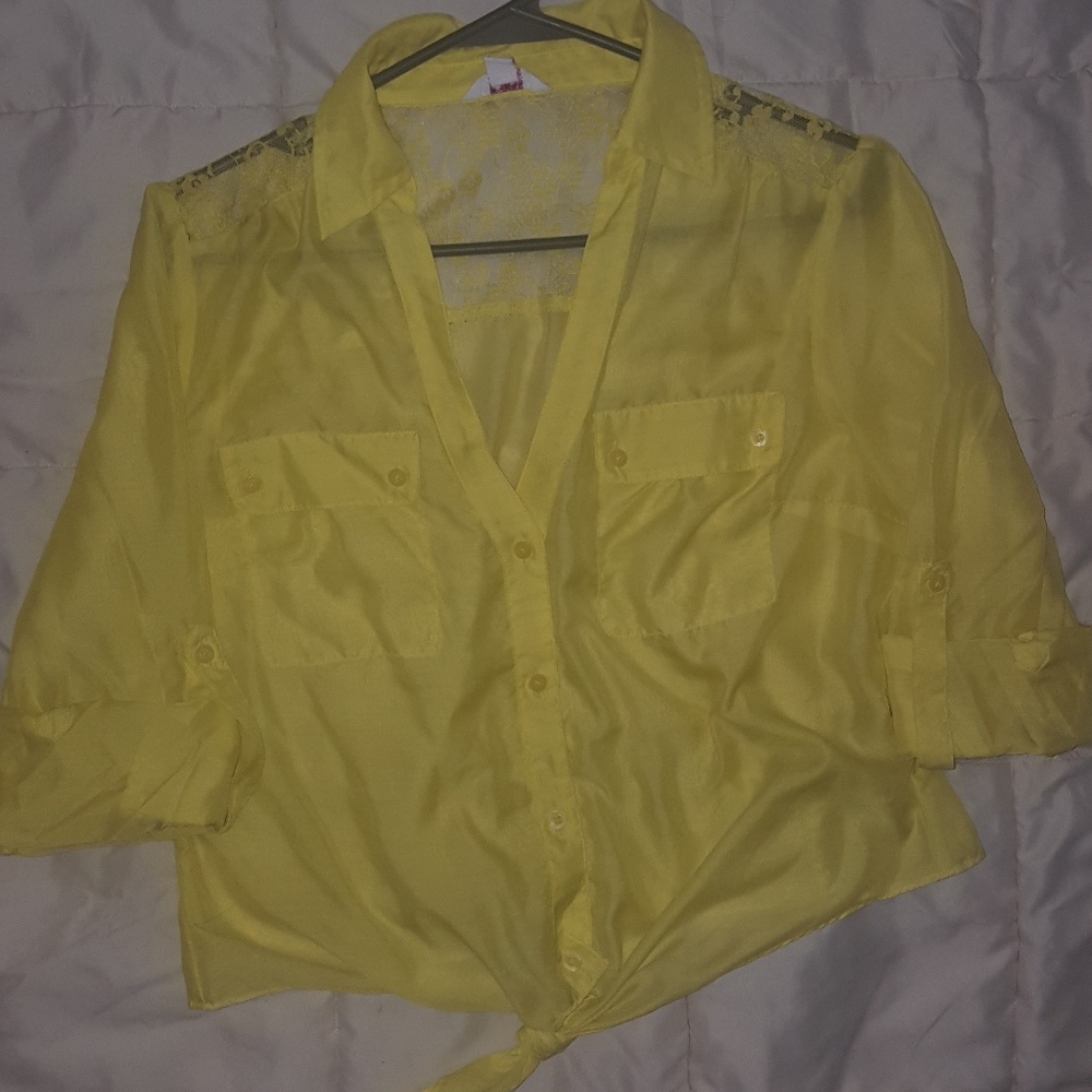 CANDIES - Yellow Button down top
